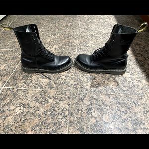 Dr. Martens leather boots 1490